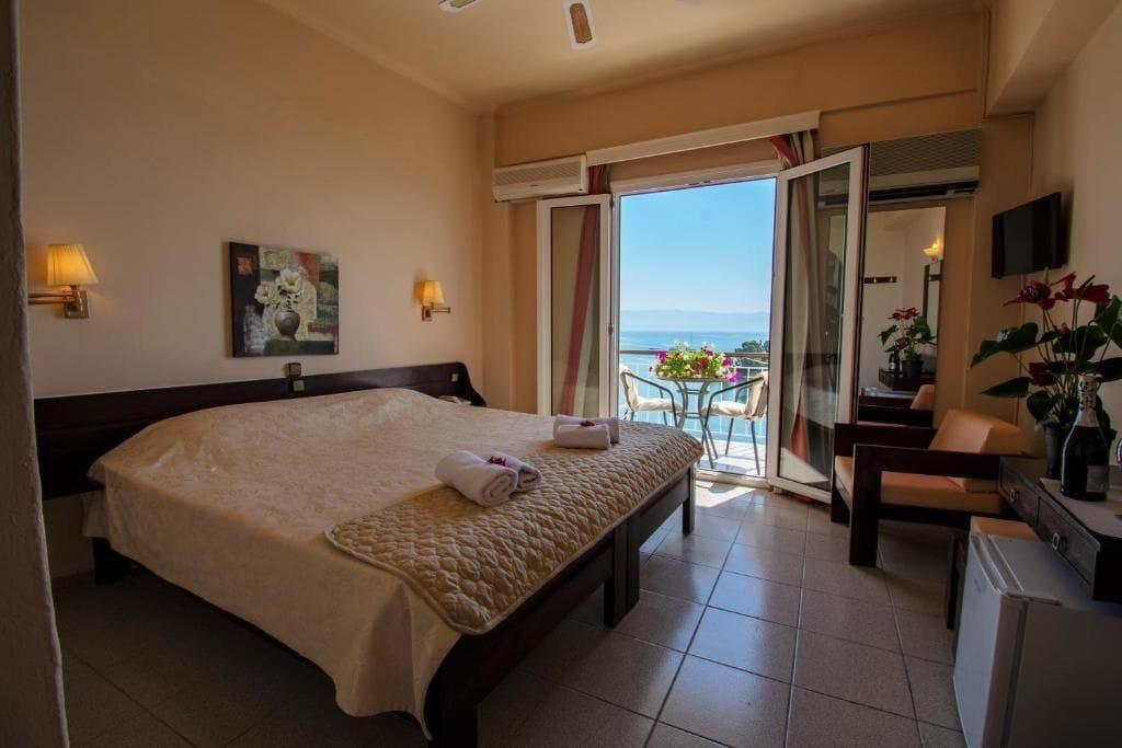 Aegli Perama (Corfu)